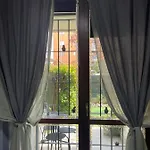 Elly House Apartman *