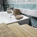 Elly House Apartman *