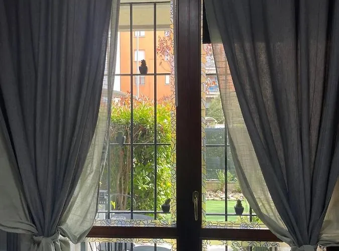 Elly House Apartment *