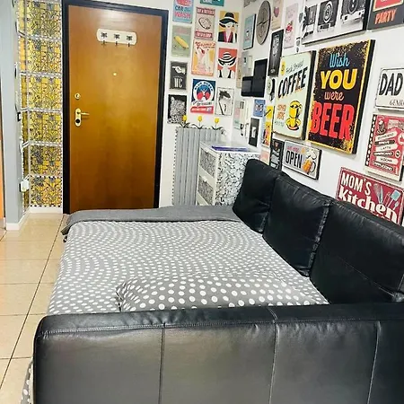 Elly House Apartament *